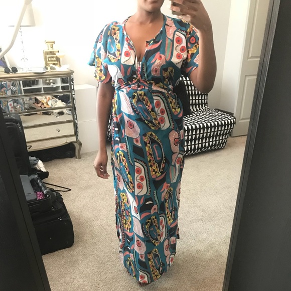 Chic Summer Cover Up! - Picture 3 of 4